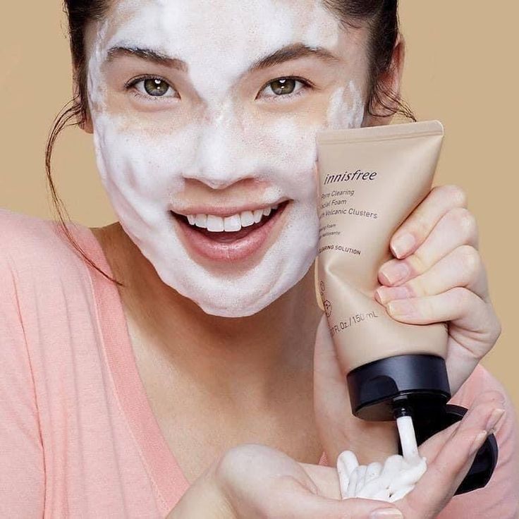Innisfree - Volcanic BHA Pore Cleansing Foam - Mousse Nettoyante Volcanique BHA 150g